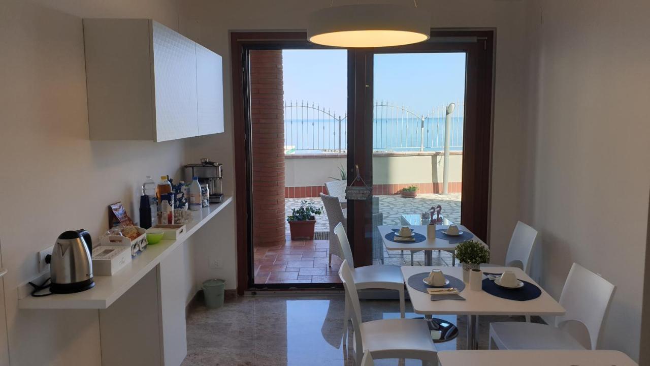 Tramonto Sul Mare Bed and Breakfast Termoli Exteriör bild